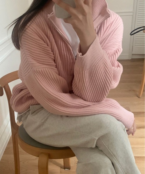 DAY CLOSET（デイ クローゼット）の「【2WAY可能/ハイネックorハーフジップ】長袖ノームコアドロップショルダーリブニットセーター 秋冬 レディース（ニット/セーター・レディース・クリーム/ネイビー/ピンク・ONE SIZE）」の5枚目の写真