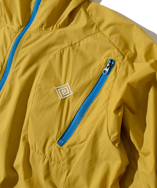 ELDORESO(エルドレッソ)の「Tergat Packable Jacket / テルガトパッカブルジャケット(ナイロンジャケット・メンズ・ブラック/レッド・SMALL/MEDIUM/LARGE/X-SMALL)」の17枚目の写真