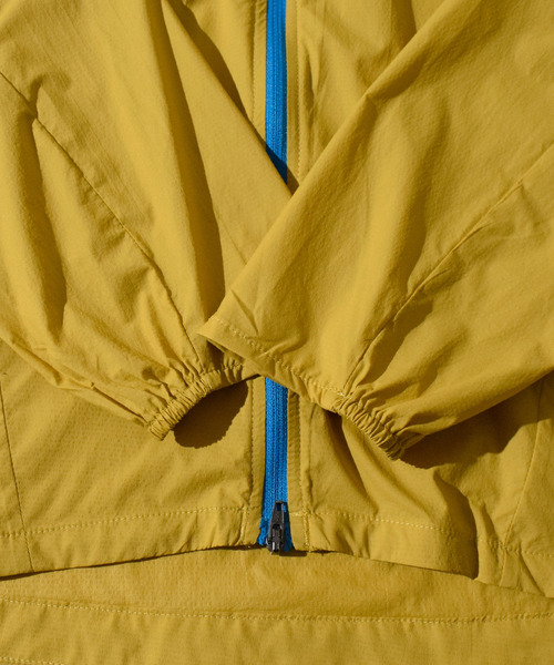 ELDORESO(エルドレッソ)の「Tergat Packable Jacket / テルガトパッカブルジャケット(ナイロンジャケット・メンズ・ブラック/レッド・SMALL/MEDIUM/LARGE/X-SMALL)」の18枚目の写真