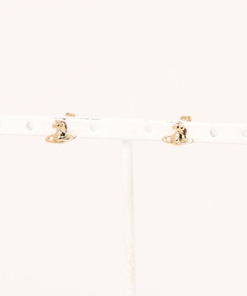 Vivienne Westwood(ヴィヴィアンウエストウッド)の「62010014/LORELEI STUD EARRINGS-IMAJ(ピアス(両耳用)・レディース・ゴールド/ピンク/ブラック/シルバー・FREE)」の1枚目の写真