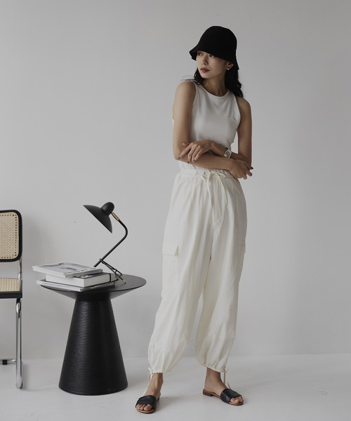 hellam(へラム)の「ナイロンカーゴパンツ(カーゴパンツ・レディース・アイボリー/パープル/カーキ/ブラック・FREE)」の5枚目の写真