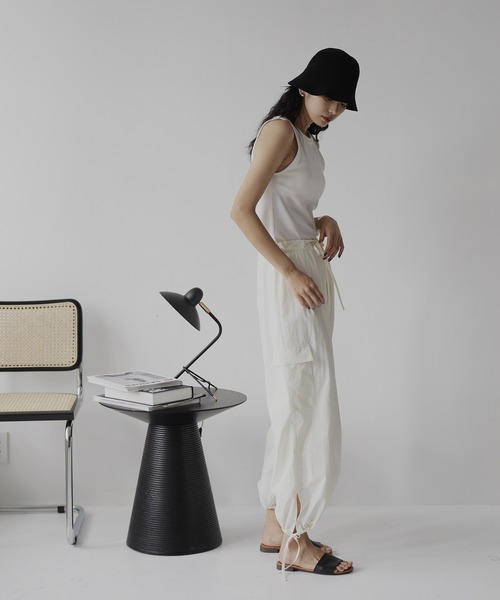 hellam(へラム)の「ナイロンカーゴパンツ(カーゴパンツ・レディース・アイボリー/パープル/カーキ/ブラック・FREE)」の6枚目の写真