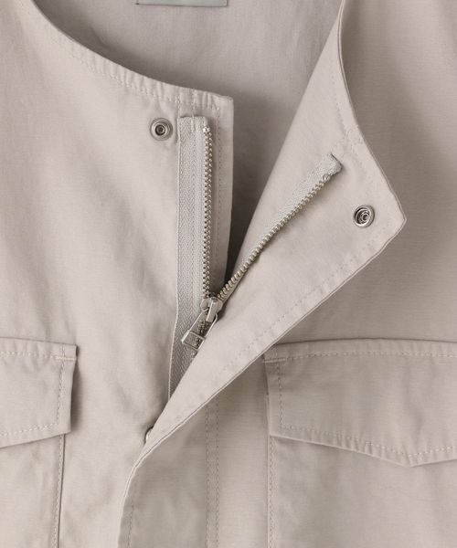 LOWRYS FARM（ローリーズファーム）の「ミリタリーノーカラーベスト　178066（ベスト・メンズ・オフホワイト/カーキ・MEDIUM/LARGE）」の12枚目の写真