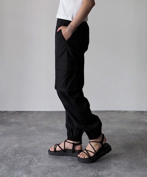 Riberry（リベリー）の「カーゴジョガーパンツ（カーゴパンツ・レディース・ブラック/ベージュ/カーキ/アイボリー/オリーブ・MEDIUM）」の8枚目の写真