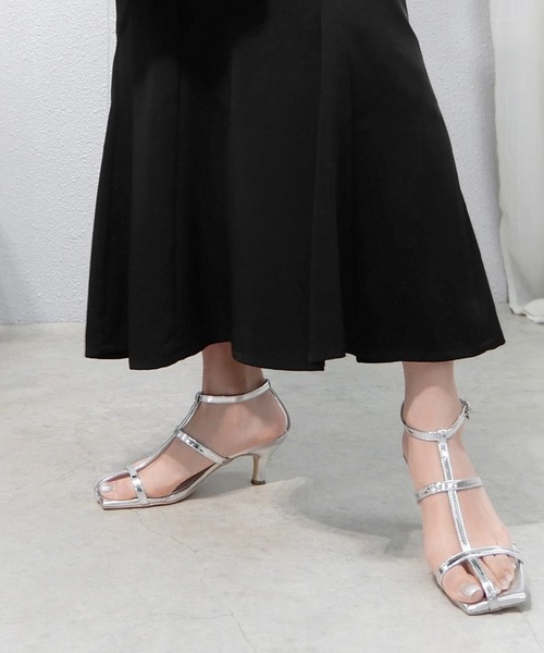 minia（ミニア）の「Tストラップナローサンダル（サンダル・レディース・ブラック/アイボリー/シルバー/カーキ/ブラウン・LL/S/M/L）」の5枚目の写真