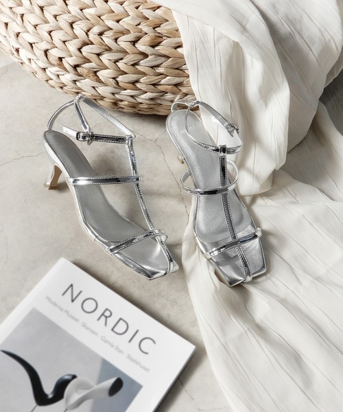 minia（ミニア）の「Tストラップナローサンダル（サンダル・レディース・ブラック/アイボリー/シルバー/カーキ/ブラウン・LL/S/M/L）」の6枚目の写真