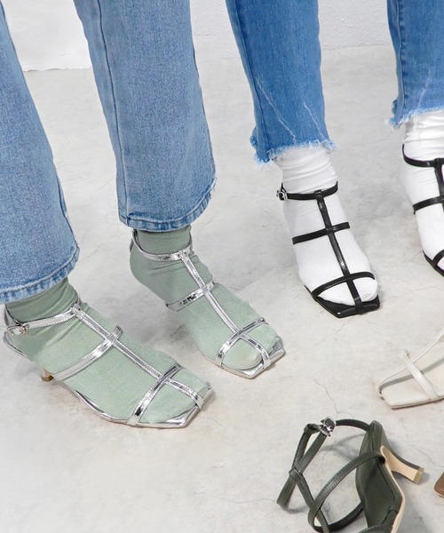 minia（ミニア）の「Tストラップナローサンダル（サンダル・レディース・ブラック/アイボリー/シルバー/カーキ/ブラウン・LL/S/M/L）」の7枚目の写真