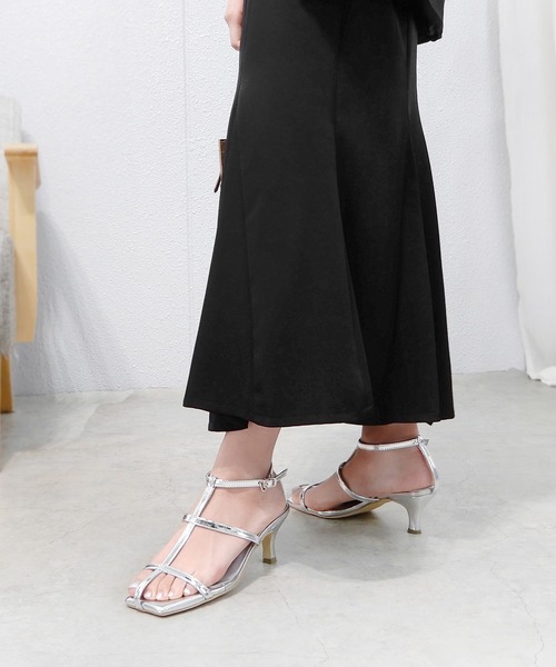 minia（ミニア）の「Tストラップナローサンダル（サンダル・レディース・ブラック/アイボリー/シルバー/カーキ/ブラウン・LL/S/M/L）」の11枚目の写真