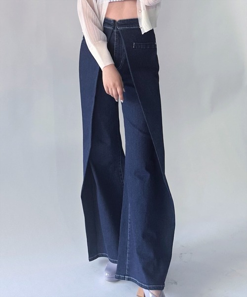 REDYAZEL（レディアゼル）の「デニムタックフレアパンツ（デニムパンツ・レディース・ネイビー/ブルー・SMALL/MEDIUM）」の2枚目の写真