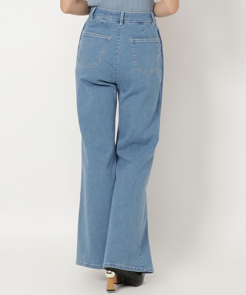 REDYAZEL（レディアゼル）の「デニムタックフレアパンツ（デニムパンツ・レディース・ネイビー/ブルー・SMALL/MEDIUM）」の5枚目の写真