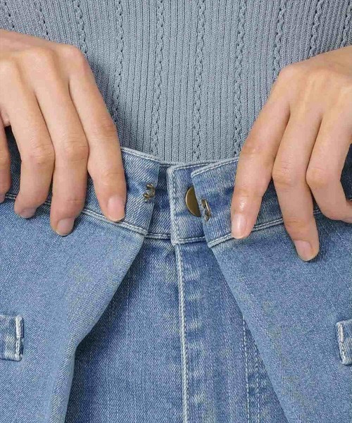 REDYAZEL（レディアゼル）の「デニムタックフレアパンツ（デニムパンツ・レディース・ネイビー/ブルー・SMALL/MEDIUM）」の9枚目の写真