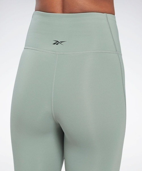 Reebok(リーボック)の「ラックス レギンスショートパンツ / Lux HR Legging Short(レギンス/スパッツ・レディース・ブラック/グリーン/カーキブラウン・LARGE/MEDIUM/X-LARGE/X-SMALL/SMALL)」の10枚目の写真