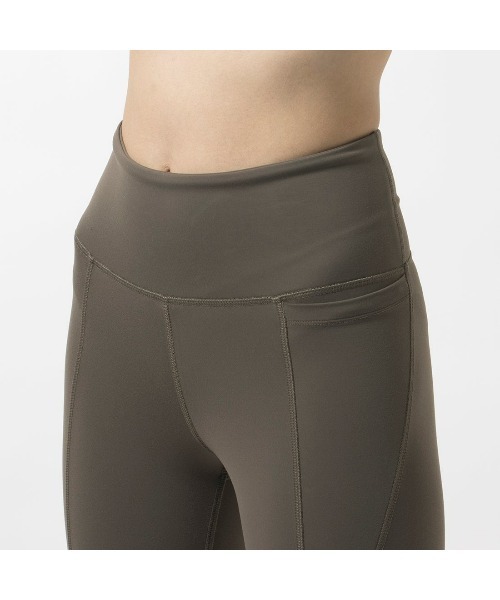 Reebok(リーボック)の「ラックス レギンスショートパンツ / Lux HR Legging Short(レギンス/スパッツ・レディース・ブラック/グリーン/カーキブラウン・LARGE/MEDIUM/X-LARGE/X-SMALL/SMALL)」の18枚目の写真