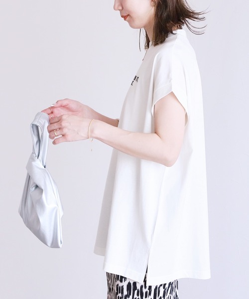 reca（レカ）の「フレンチスリーブロゴTシャツ（Tシャツ/カットソー・レディース・ブラック/オフホワイト/グレイッシュベージュ・FREE）」の17枚目の写真