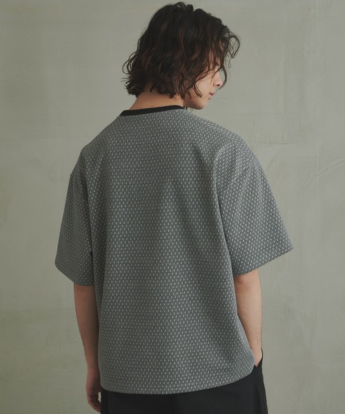 Revo.(レボ)の「Revo. オーバーサイズ ダイヤ柄ジャガード リブ配色 ルーズT(Tシャツ/カットソー・メンズ・ブラック/ブルー/ネイビー・1/2)」の12枚目の写真