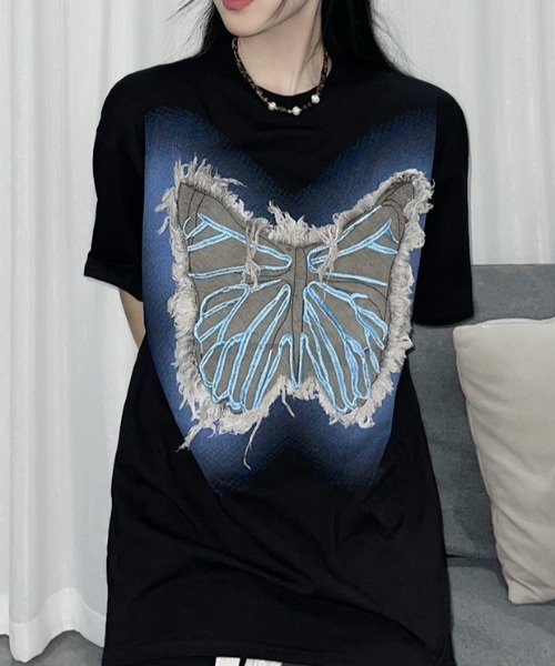DIAVEL(ディアベル)の「綿100% ユニセックス ビッグバタフライ刺繍パッチビッグ半袖Tシャツ(Tシャツ/カットソー・レディース・ホワイト/ブラック・M)」の3枚目の写真
