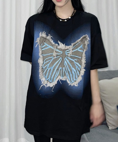 DIAVEL(ディアベル)の「綿100% ユニセックス ビッグバタフライ刺繍パッチビッグ半袖Tシャツ(Tシャツ/カットソー・レディース・ホワイト/ブラック・M)」の7枚目の写真