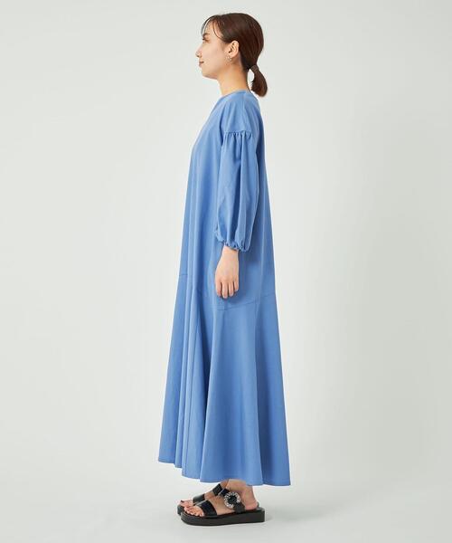 green label relaxing(グリーンレーベルリラクシング)の「【WEB限定】ボリュームスリーブ マーメイド ワンピース -接触冷感・UVカット-(ワンピース・レディース・ダークグレー/モカ/コバルトブルー・36/38)」の5枚目の写真