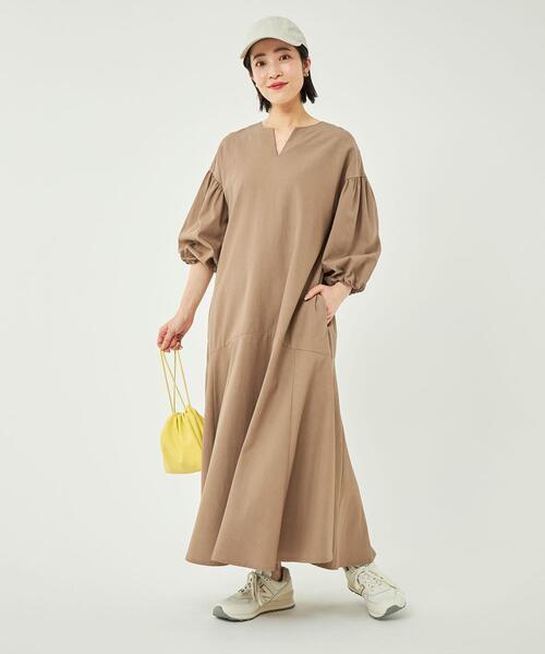 green label relaxing(グリーンレーベルリラクシング)の「【WEB限定】ボリュームスリーブ マーメイド ワンピース -接触冷感・UVカット-(ワンピース・レディース・ダークグレー/モカ/コバルトブルー・36/38)」の19枚目の写真