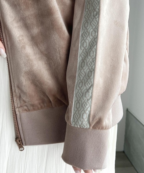 classicalelf（クラシカルエルフ）の「大人の旬スタイル！胸刺繍ベロアトラックジャケット（スウェット・レディース・ベージュ/ブラウン/グレイッシュブルー/ピンクベージュ・SMALL/MEDIUM/X-LARGE/LARGE）」の20枚目の写真