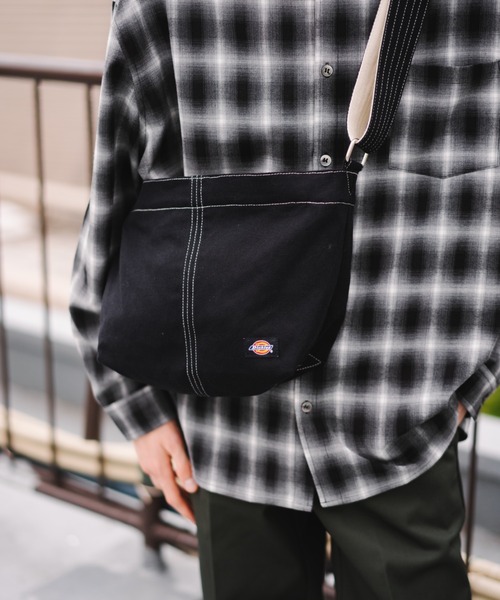 Dickies（ディッキーズ）の「【Dickies】ワーカーズ/キャンバス/ミニショルダーバッグ（ショルダーバッグ・メンズ・ライトブラウン/ブラック/オフホワイト・FREE）」の5枚目の写真
