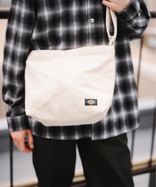 Dickies（ディッキーズ）の「【Dickies】ワーカーズ/キャンバス/ミニショルダーバッグ（ショルダーバッグ・メンズ・ライトブラウン/ブラック/オフホワイト・FREE）」の4枚目の写真