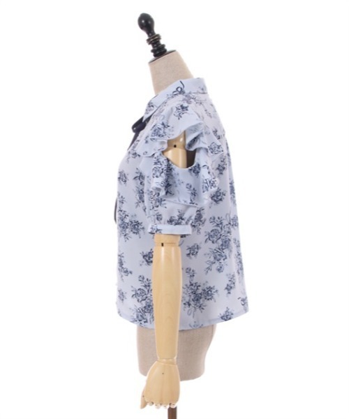 axes femme POETIQUE(アクシーズファムポエティック)の「フラワープリント肩あきブラウス(シャツ/ブラウス・レディース・キナリ/ブルー/ブラック・MEDIUM)」の13枚目の写真