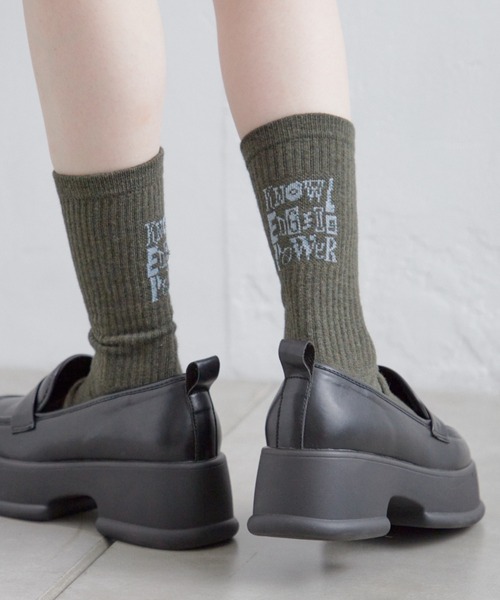 WHIMSIC(ウィムジック)の「【UNISEX】ヒールロゴソックス(ソックス/靴下・メンズ・グレー/オリーブ/チャコールグレー・FREE)」の3枚目の写真