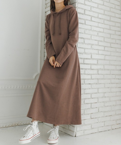 Ada.(エイダ)の「1枚で秋冬コーデに♪ Aライン 長袖 フード付 パーカー ワンピース(ワンピース・レディース・ダークブラウン/ピンクベージュ/ブラック/カーキ・FREE)」の8枚目の写真