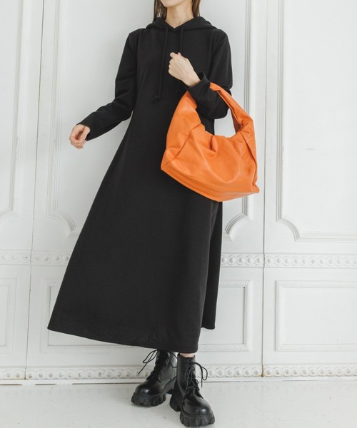 Ada.(エイダ)の「1枚で秋冬コーデに♪ Aライン 長袖 フード付 パーカー ワンピース(ワンピース・レディース・ダークブラウン/ピンクベージュ/ブラック/カーキ・FREE)」の15枚目の写真