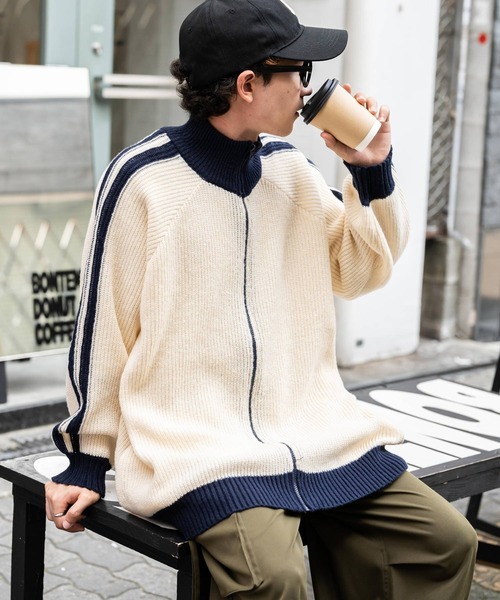 Rocky Monroe（ロッキーモンロー）の「オーバーサイズ袖ダブルライン