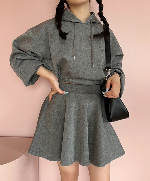 LIMMSE(リムズ)の「【LIMMSE】パーカー×フレアミニスカートセットアップ(セットアップ・レディース・ホワイト/ピンク/サックスブルー/グレー・FREE)」の3枚目の写真