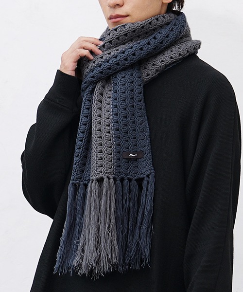 MinoriTY（マイノリティ）の「【MinoriTY】クロシェロングマフラー メンズ ウィメンズ ユニセックス 冬服 プレゼント（マフラー・メンズ・ブラック/ブルー・FREE）」の5枚目の写真