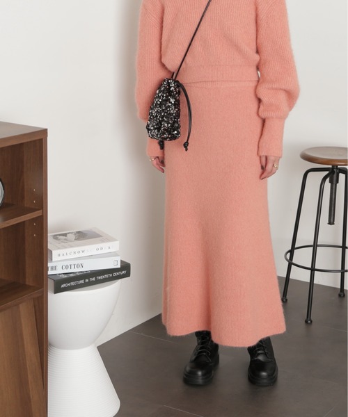 FREE'S MART(フリーズマート)の「◆<セットアップ対応>ヘアリーニットスカート(スカート・レディース・ベージュ/ピンク/グレー・SMALL/MEDIUM)」の3枚目の写真