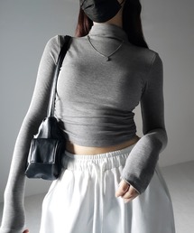 SNSで話題！【 カップ付き ／ 裏起毛 】プチハイネックシャーリングショートカットソートップス