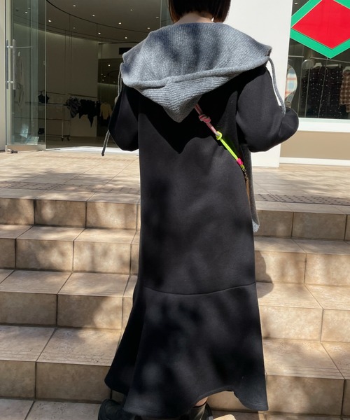 VICKY(ビッキー)の「【KOREAN ITEM】マフラー付フードニット帽(ニットキャップ/ビーニー・レディース・ブラック/ライトグレー・M)」の13枚目の写真