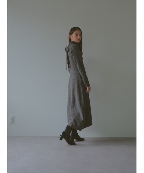 DRWCYS（ドロシーズ）の「バックリボンニットワンピース（ワンピース・レディース・ベージュ/グレー・FREE）」の8枚目の写真