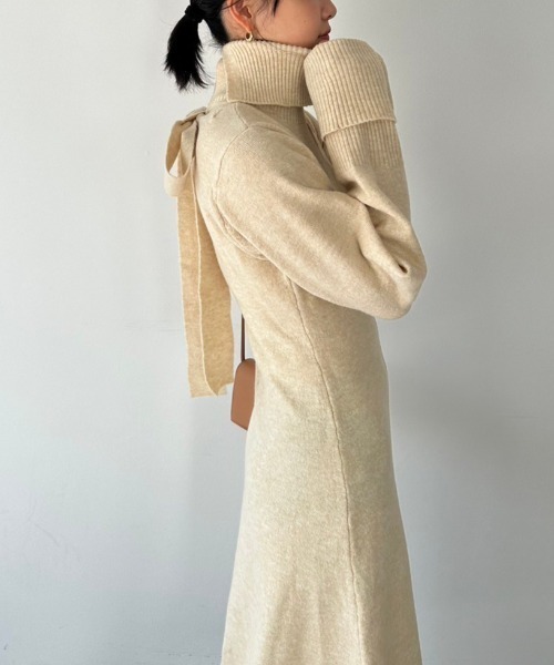 DRWCYS（ドロシーズ）の「バックリボンニットワンピース（ワンピース・レディース・ベージュ/グレー・FREE）」の13枚目の写真