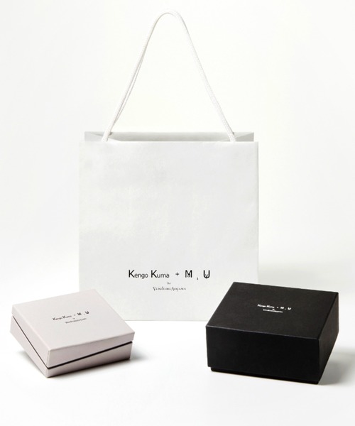 Kengo Kuma + MA,YU （ケンゴ クマ プラス マユ ）の「ケンゴ クマ プラス マユ ドロップ イヤリング（イヤリング・レディース・イエローゴールド・ONE SIZE）」の4枚目の写真