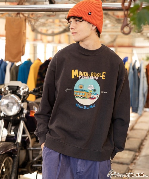 niko and...（ニコアンド）の「【Ryu Ambe】コラボプルオーバー（スウェット・メンズ・ライトグリーン/オフホワイト/チャコール・MEDIUM/LARGE）」の9枚目の写真