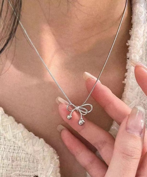 Vipoa（ヴィポア）の「リボンネックレス（ネックレス・レディース・シルバー・FREE）」の5枚目の写真