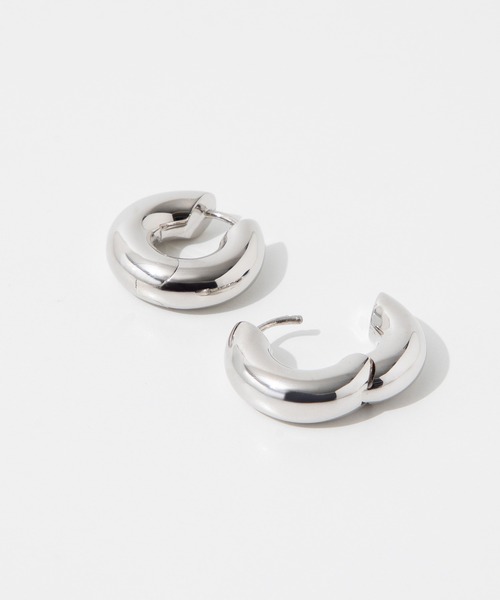 TOM WOOD（トムウッド）の「TOM WOOD Chunky Hoops Small トムウッド チャンキー フープ スモール シルバー925 ピアス（ピアス（両耳用）・レディース・シルバー・SMALL）」の6枚目の写真