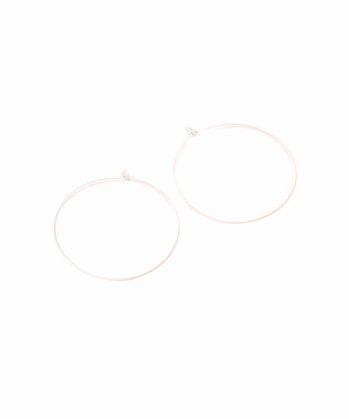U by SPICK&SPAN（ユーバイスピックアンドスパン）の「【LUV AJ/ラヴエージェイ】 THE CAPRI WIRE HOOPS（ピアス（両耳用）・レディース・ゴールド/シルバー・FREE）」の4枚目の写真
