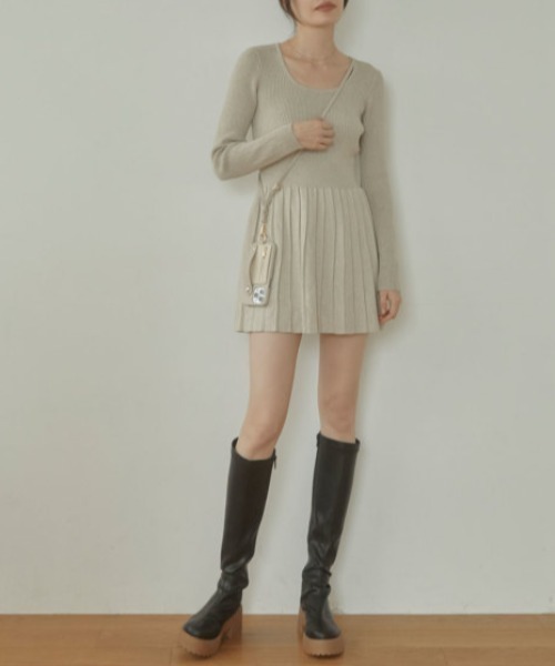 ACYM（アシーム）の「Pleats knit mini ワンピース（ワンピース・レディース・ベージュ/アイボリー・FREE）」の12枚目の写真