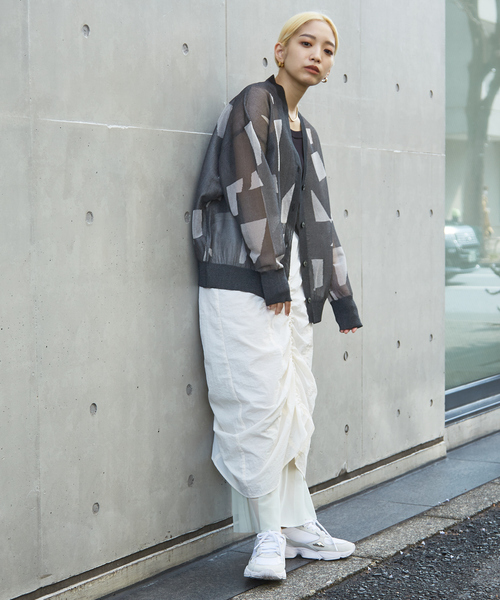 NOMINE（ノミネ）の「ジオメトリック柄 シアー カーディガン（カーディガン/ボレロ・レディース・ライトグレー/ブラウン/ブラック・フリー）」の4枚目の写真