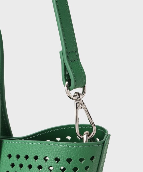 INDIVI（インディヴィ）の「◆【合皮／A4収納可能】幾何柄カットワーク トートバッグ（トートバッグ・レディース・オフホワイト/グリーン・00）」の9枚目の写真