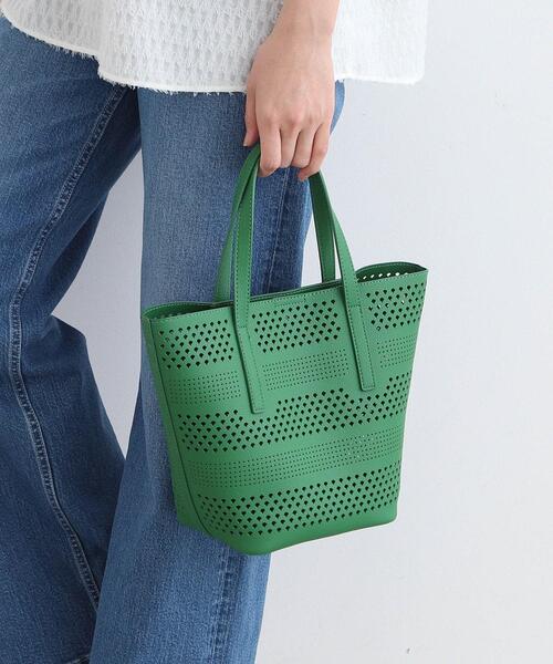 INDIVI（インディヴィ）の「◆【合皮／A4収納可能】幾何柄カットワーク トートバッグ（トートバッグ・レディース・オフホワイト/グリーン・00）」の5枚目の写真