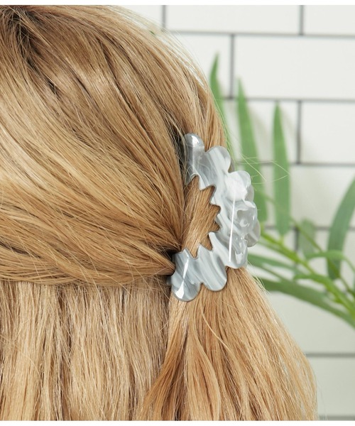 anap mimpi(アナップミンピ)の「ナミナミ マーブル バンスクリップ ヘアクリップ(バレッタ/ヘアクリップ・レディース・オフホワイト/ベージュ/ライトグレー・FREE)」の2枚目の写真