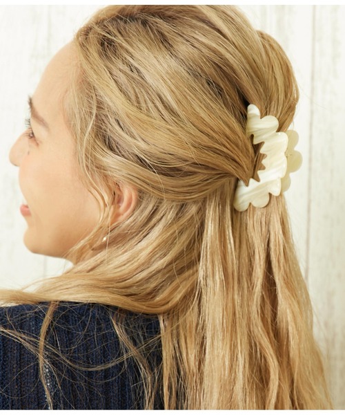 anap mimpi(アナップミンピ)の「ナミナミ マーブル バンスクリップ ヘアクリップ(バレッタ/ヘアクリップ・レディース・オフホワイト/ベージュ/ライトグレー・FREE)」の6枚目の写真