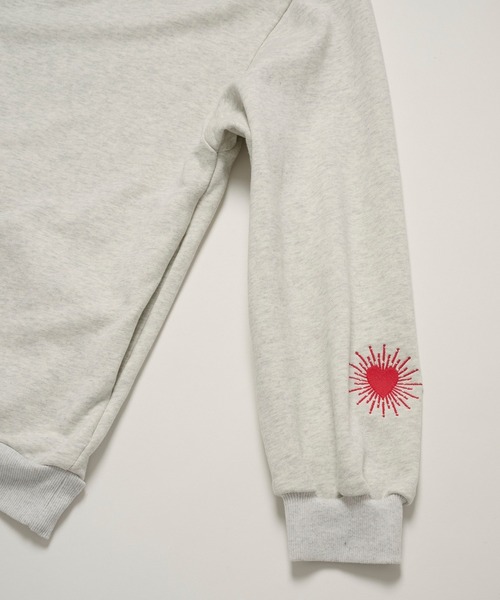 sandlessmoon(サンドレスムーン)の「logo オーバーサイズスウェット(スウェット・レディース・オートミール/ブルー/ブラック・FREE)」の13枚目の写真